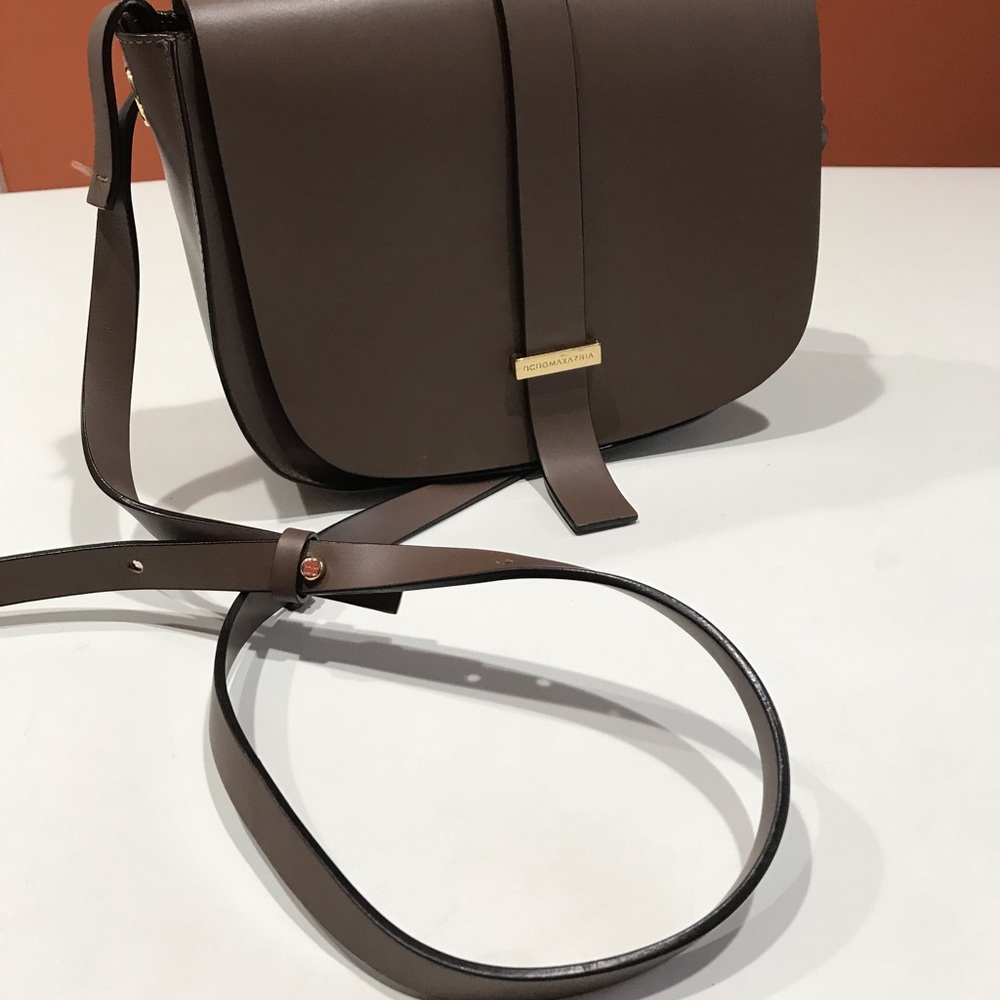 🌼BCBGMaxAzria Real Leather Crossbody Bag, 11”x8”x3.5” - Picture 4 of 16